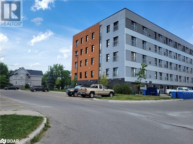 Building Photo - 75 Barrie Rd