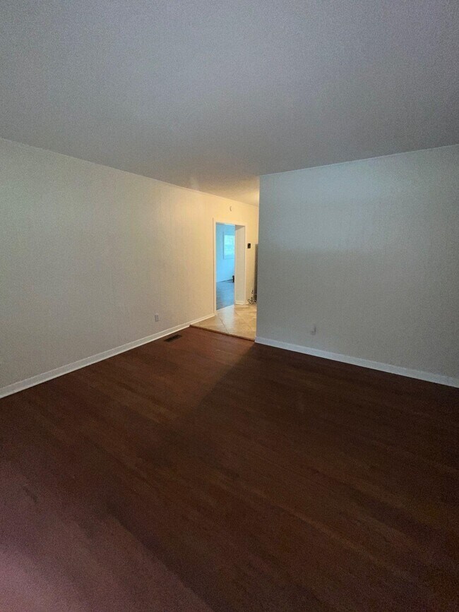 Building Photo - 1641 Airport Dr