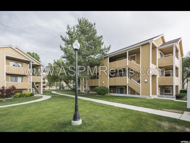 Primary Photo - 1281 E Ridge Meadow Ln