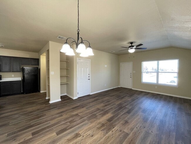 Building Photo - 4204 Ivory Ln