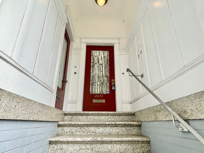Foto del edificio - 3BR/2BA 1,877 SqFt  Condo! Laundry! Parkin...