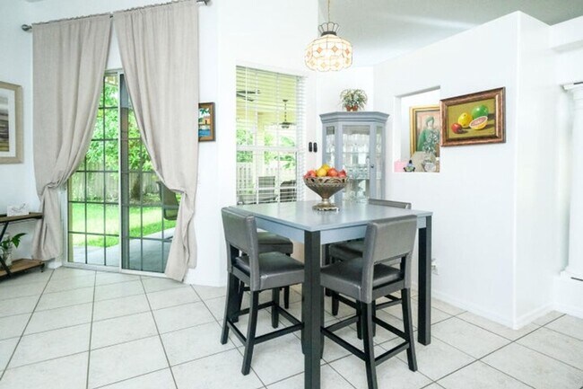 Foto del edificio - 1814 Wisteria St