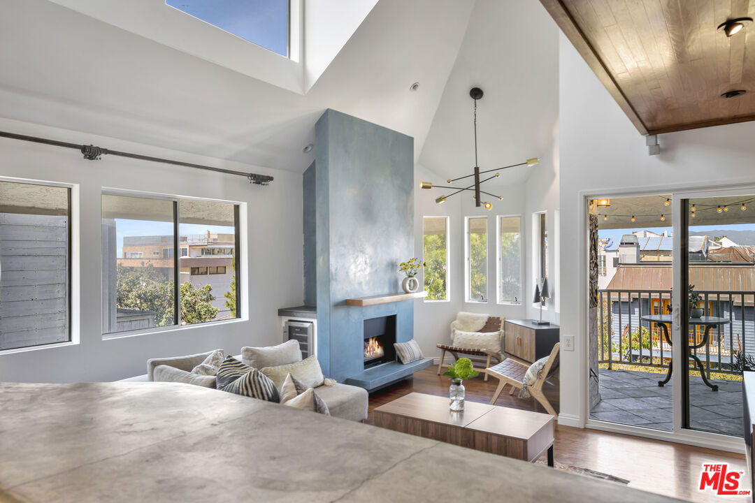 Foto principal - 24 Westwind St