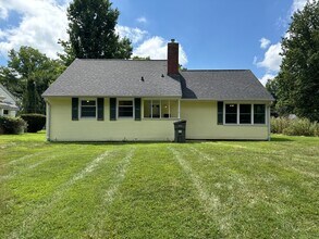 Building Photo - 1514 E Maxwell Ln