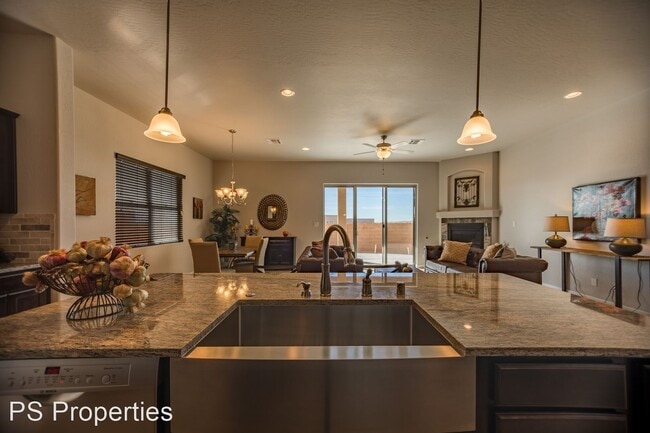 Building Photo - 4 br, 3 bath House - 7204 Valle Jardin Lan...
