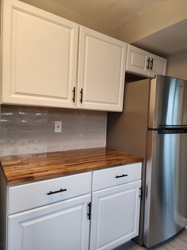 Building Photo - 17 Shoreham Terrace