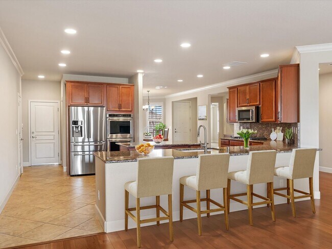 Foto del edificio - Located in the Exclusive Somersett Regency...