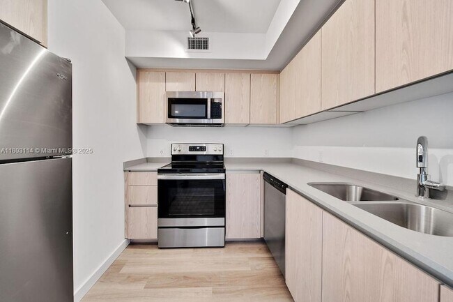 Foto del edificio - 1500 Bay Rd