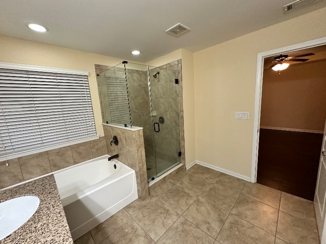 Foto del edificio - 1597 Trailview Way NE