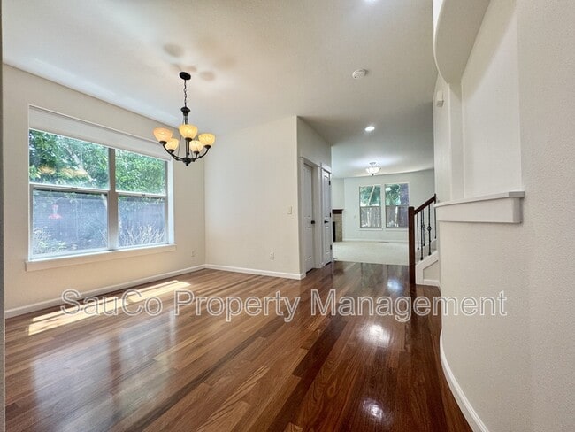 Building Photo - 7182 NE Rockridge Pl