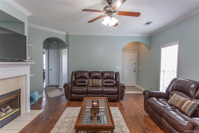 Building Photo - 6913 Sandfield Dr