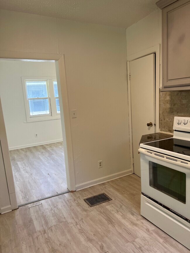 Kitchen - 1469 State Ave