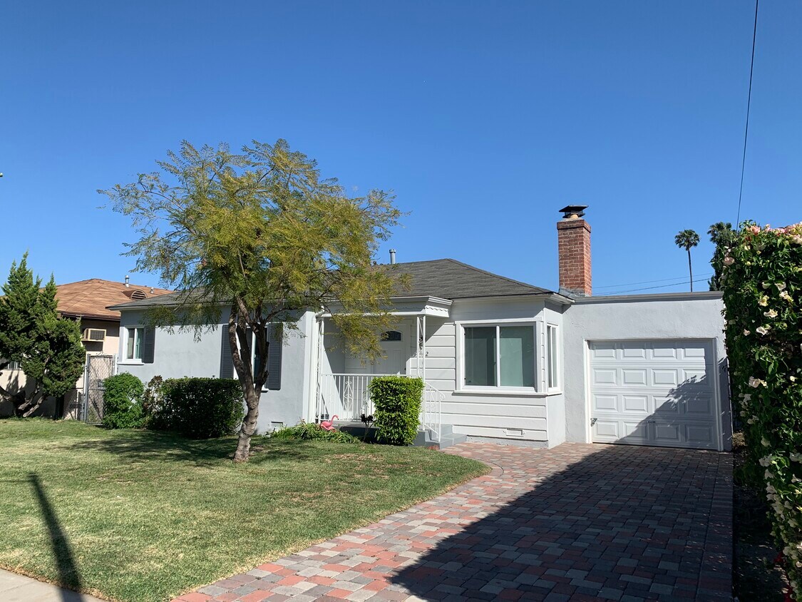 House - 402 Thompson Ave