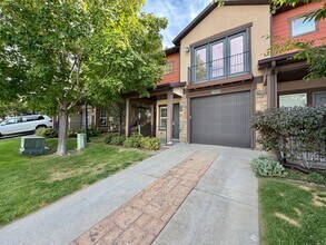 Building Photo - 14791 S Chandlerpoint Way