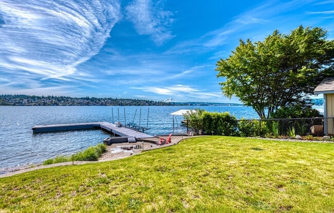 Building Photo - Mercer Island Waterfront Home