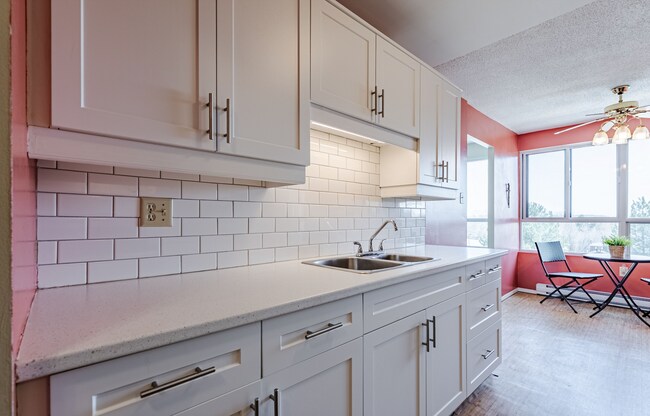 Photo du bâtiment - 600 Grenfell Dr