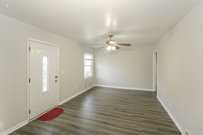 Foto del edificio - 2700 Powell Dr