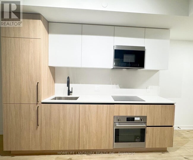 Building Photo - 35 Parliament St