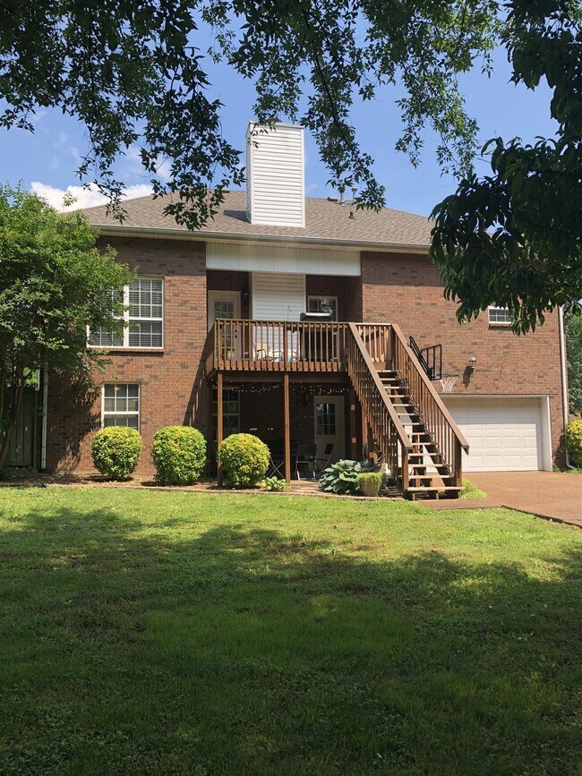 Foto del edificio - 211 Lakeside Park Dr