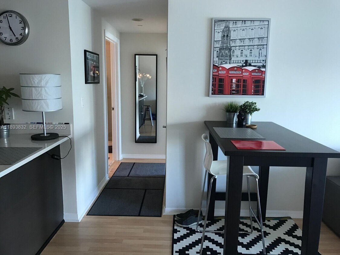 Building Photo - 500 Brickell Ave