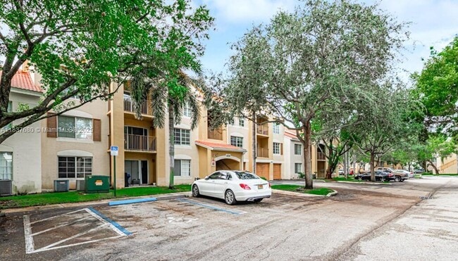 Building Photo - 4220 San Marino Blvd