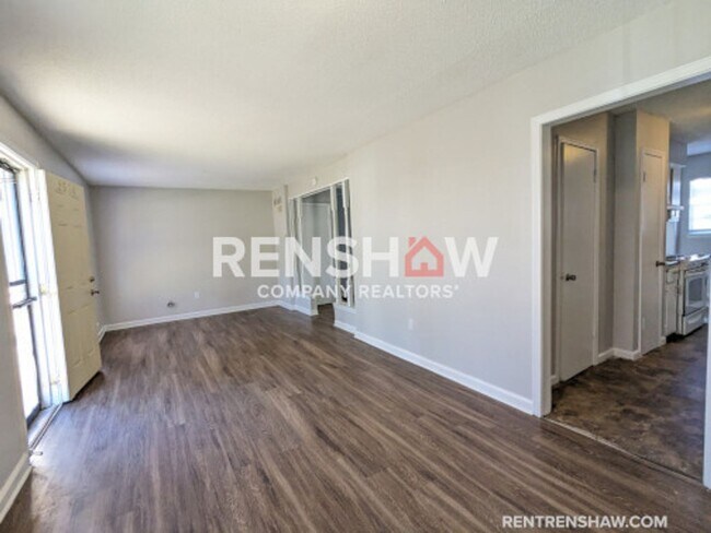Building Photo - Classic 3/2.5 Hickory Hill Duplex Now Avai...