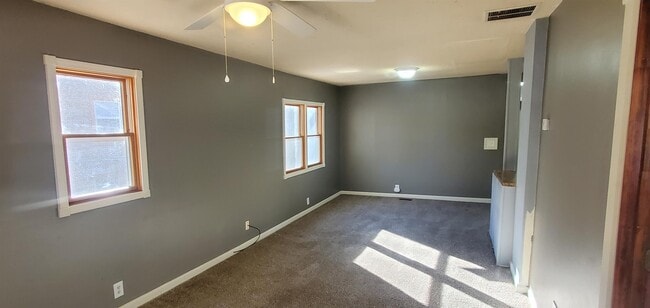 Foto del edificio - 1827 Jackson N Ave