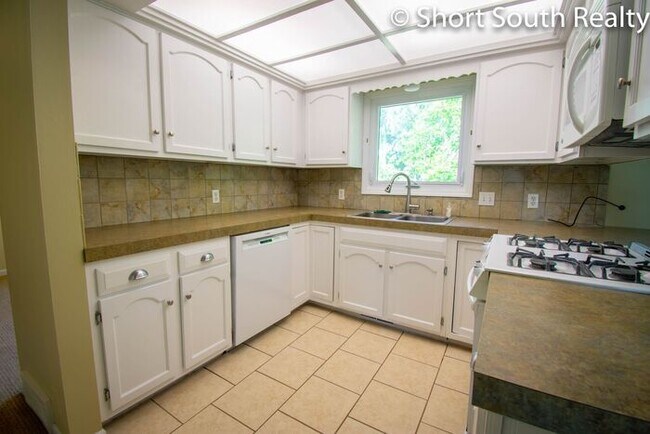 Foto del edificio - Rockford 4 bed 2.5 bath single family home.