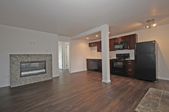 Foto del edificio - Three Blocks from the Light Rail