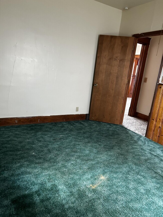 Building Photo - 1523 S Washington St