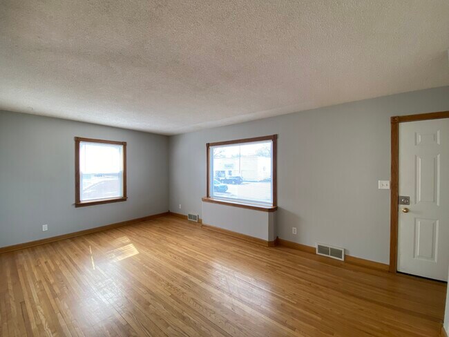 Foto del edificio - 610 6th Ave NW
