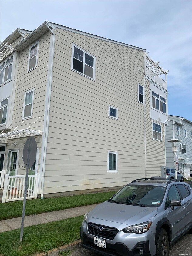 Primary Photo - 130 Meridian Blvd