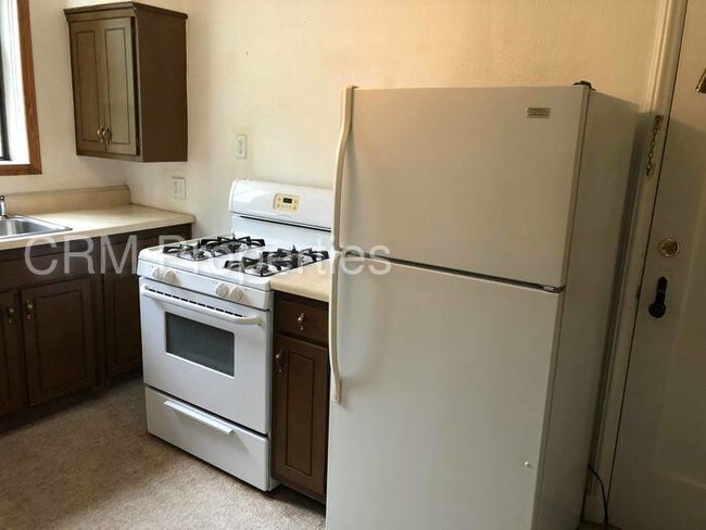 Building Photo - 718 W Mulberry St Apt 22