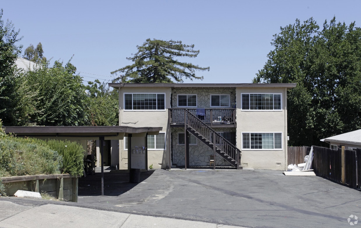 Primary Photo - 150 Denio St