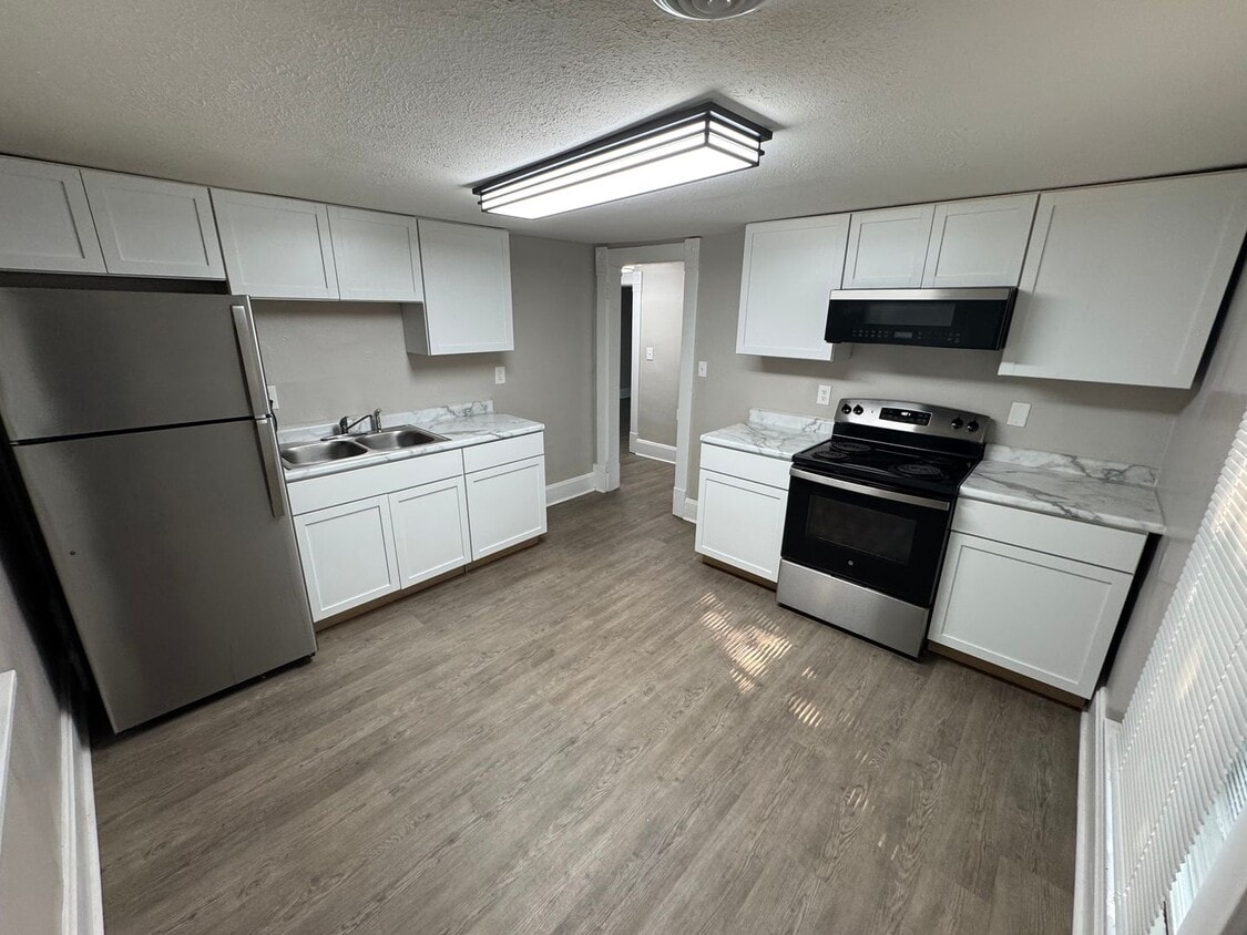 Photo - 1601 Hart St--PINEAPPLE