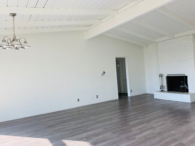 Foto del edificio - 8828 Evanview Dr