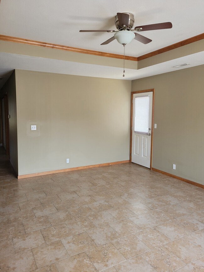 Living room - 1109 Kimmy Ln