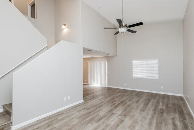 Foto del edificio - 5224 Mineral Lake Dr