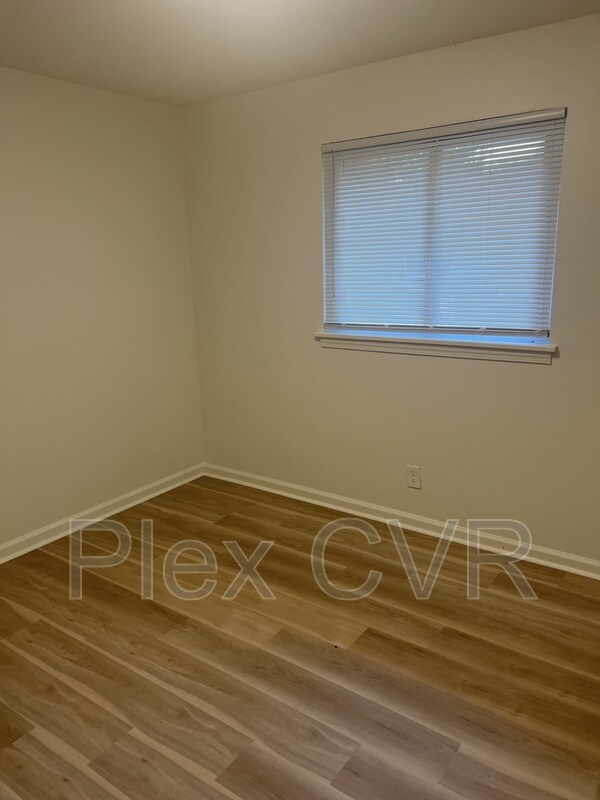 Foto del edificio - 3111 Urban Ave