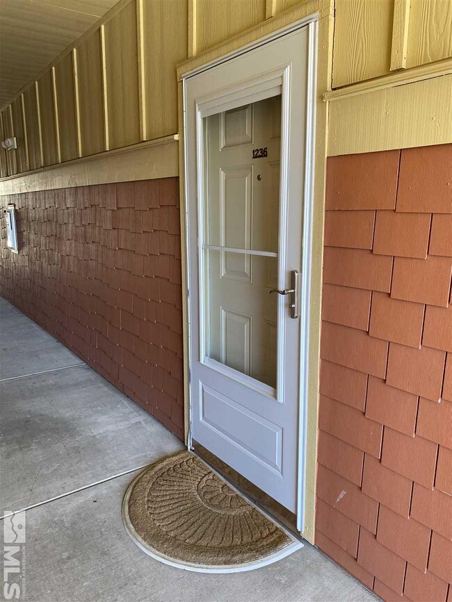 Building Photo - 1450 Idlewild Dr