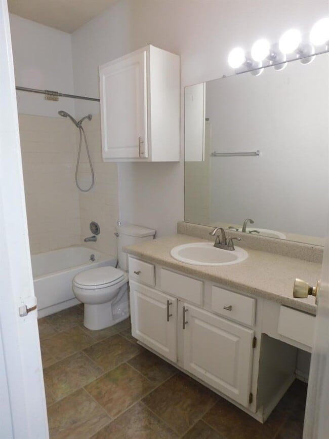 Building Photo - 12166 Metric Blvd