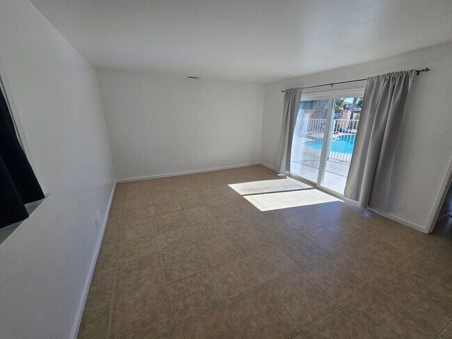 Foto del edificio - Beautiful 3 Bedroom Home with Pool