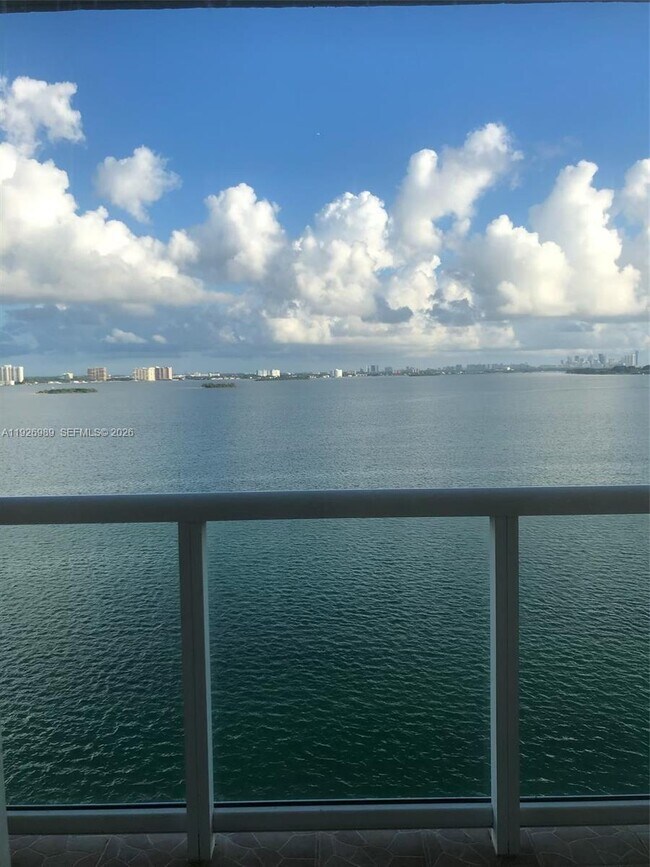 Foto del edificio - 1625 Kennedy Cswy