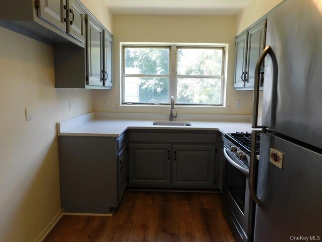 Building Photo - 12 Sequestered Rd