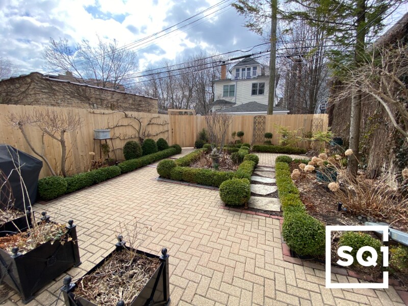 Primary Photo - 4116 N Sheridan Rd