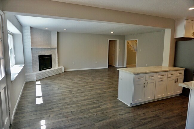Foto del edificio - 1707 Valley Vista Dr