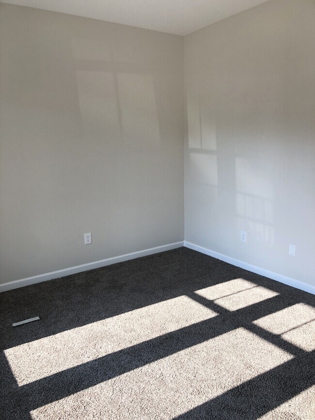 Foto del edificio - 422 Butler Rd