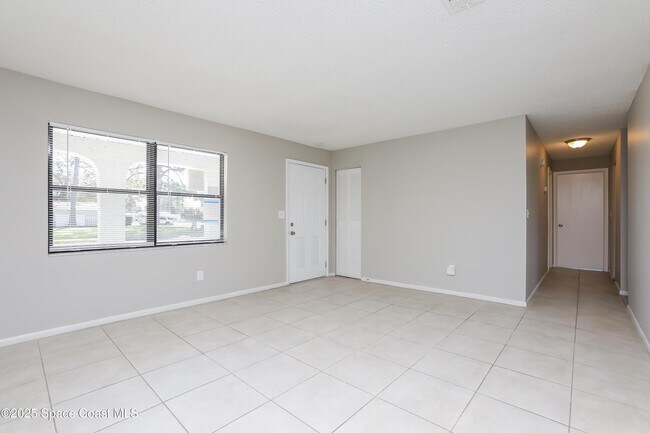 Foto del edificio - 1190 Wedgewood Ln