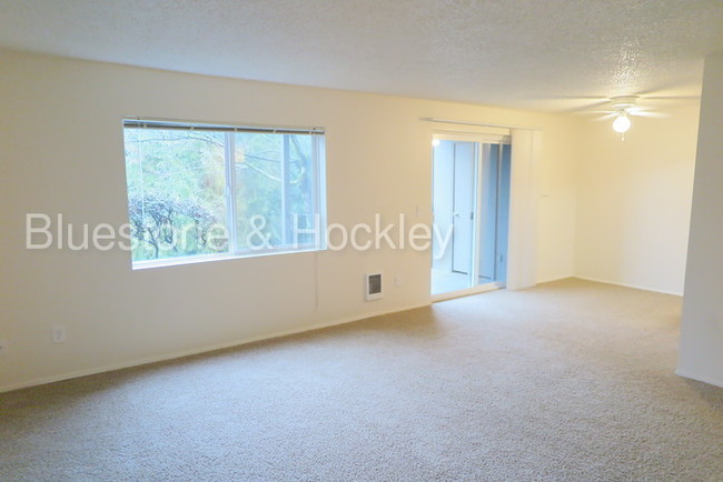 Building Photo - 6403 NE Glisan St