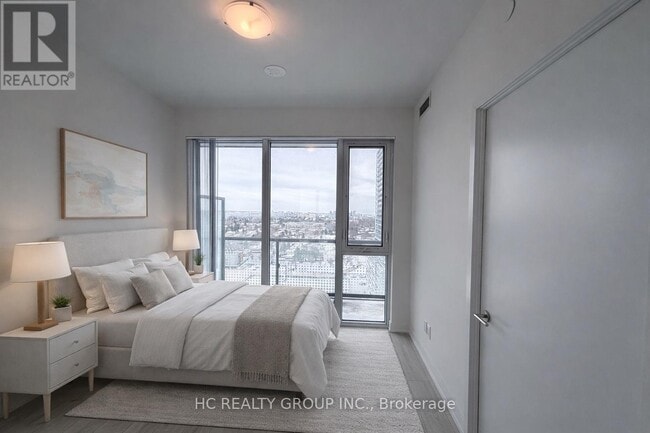 Photo du bâtiment - 5858 Yonge St